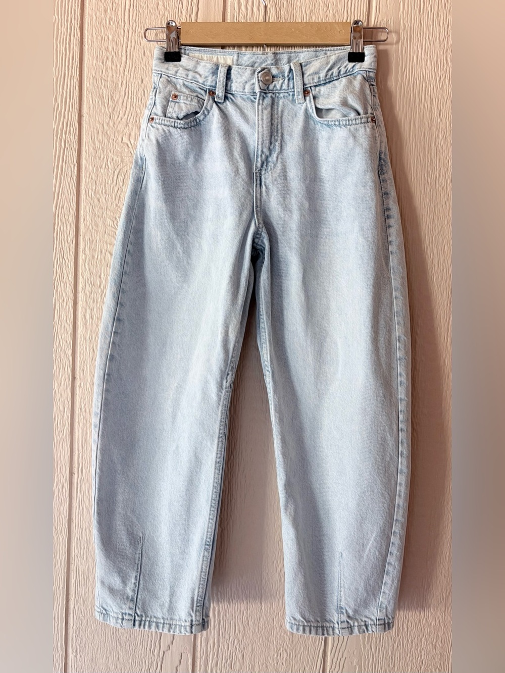 Zara Girls Light Wash Barrel Leg Jeans Size 9/10